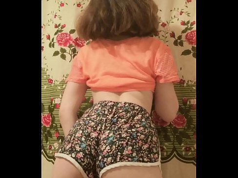 ❤️ Nena jove sexy despullant-se els pantalons curts davant la càmera ☑ Porno al porno ca.special-grasser.ru